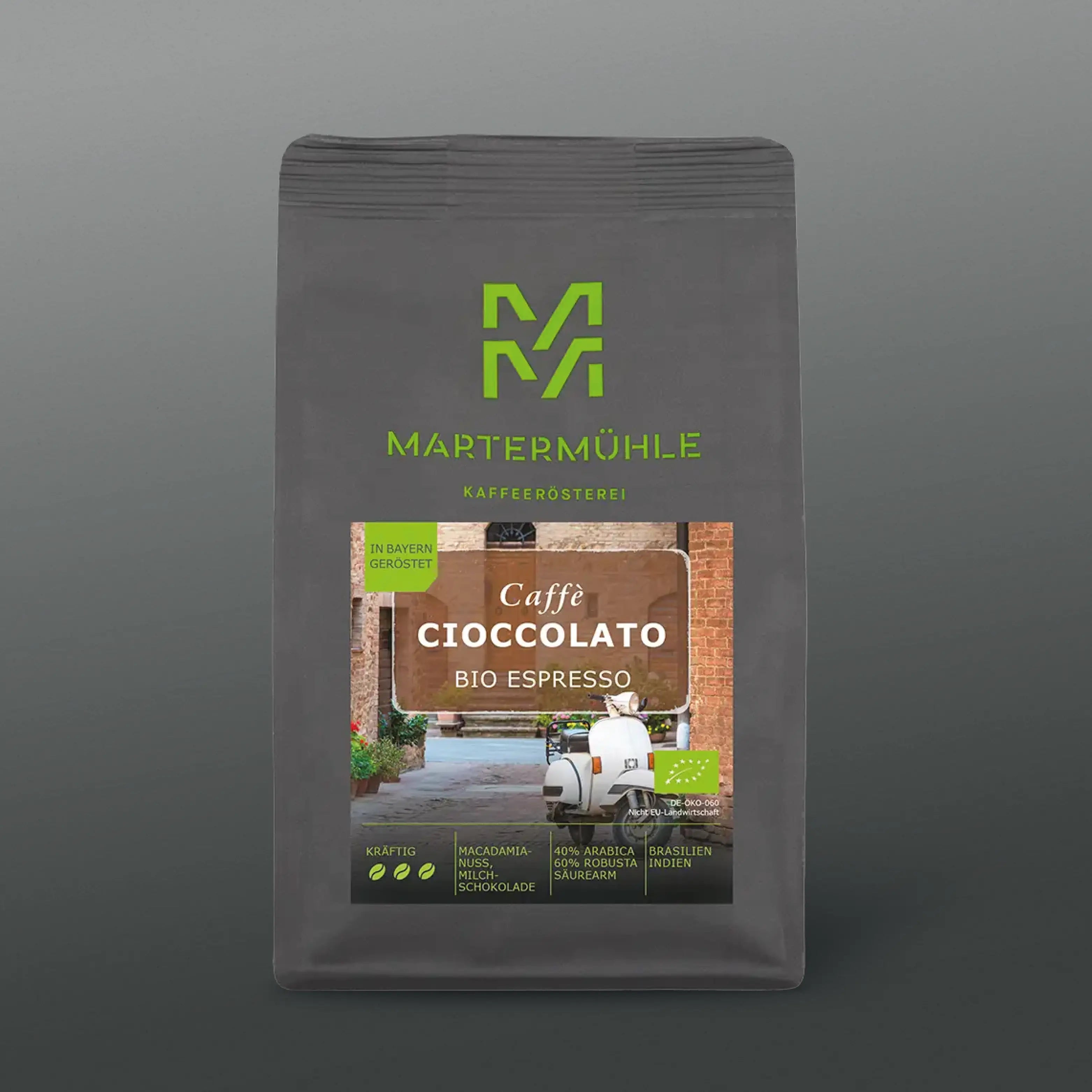 Packung Bio Espresso Cioccolato mit grauem Hintergrund.